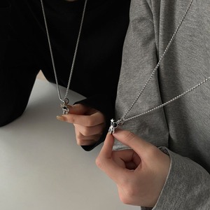 2 Stück Paar-Halsketten mit gegenseitiger Anziehung, Astronauten-Magnet-Anhänger, Versprechens-Halskette für Frauen, Männer und Freunde - Product Image 5