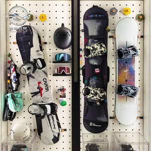 Organisateur mural pour <span class=keywords><strong>ski</strong></span> et snowboard - Panneau perforé en métal renforcé, montage vertical gain de place pour garage et chalet - Product Image 5