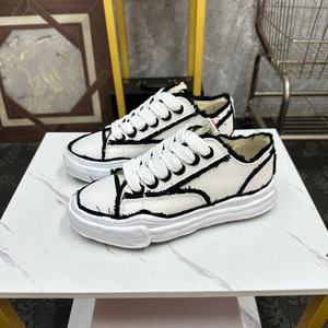 Chaussures décontractées classiques de haute qualité, conçues sur mesure, pour hommes et femmes, basses, de basket-ball, de course, respirantes, imperméables, antidérapantes - Product Image 2