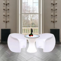Ensemble de table et de tabourets de bar pour fête en piscine en plastique LED avec chaises cubiques - Étanche IP65-IP68 - Mobilier d'extérieur