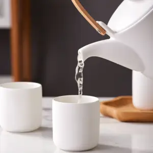 Gaya Nordic kustom hotel porselen minum putih peralatan minum teh sore cangkir teh dan pot keramik set teh