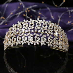 Forme <span class=keywords><strong>di</strong></span> Fiore <span class=keywords><strong>di</strong></span> cerimonia nuziale Pettine Dei <span class=keywords><strong>Capelli</strong></span> Delle Donne <span class=keywords><strong>di</strong></span> Disegno <span class=keywords><strong>di</strong></span> Accessori <span class=keywords><strong>Per</strong></span> <span class=keywords><strong>Capelli</strong></span> Da Sposa Del Partito Diademi E Corone <span class=keywords><strong>di</strong></span> Alta Qualità Zircone BC5166 Coron - Product Image 5