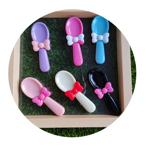 Dễ thương Bow Spoon Shaped nhựa minitures bức tượng nhỏ dễ thương cho búp bê Nhà Bếp Đồ chơi Bộ đồ ăn trang trí Slime Nguồn cung cấp - Product Image 6
