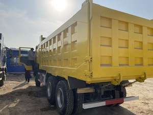 Camion citerne à carburant/semi-remorque à huile SINOTRUK HOWO d'occasion 6X4 336HP/371HP Diesel Euro 3 à conduite à gauche, 100% neuf - Product Image 3