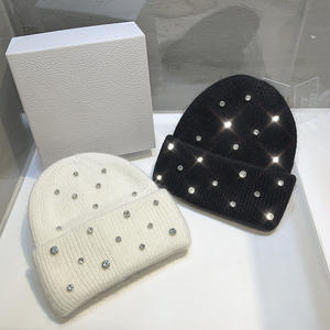 Gorro brillante con diamantes de imitación para mujer, gorro cálido con forro de lana, gorro grueso para invierno, gorro de punto de cristal brillante, gorro de moda Y2k - Product Image 1