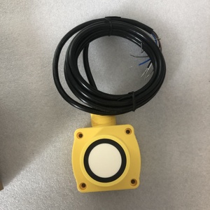 Sensor Ultrasónico Ban&ner QT50ULB U-GAGE, Salida Analógica de 10-30V, 4-20mA/0-10V para Detección de Nivel - Product Image 4