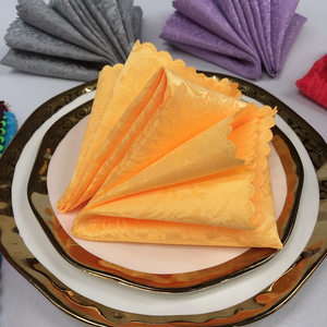 Elégante <span class=keywords><strong>serviette</strong></span> <span class=keywords><strong>de</strong></span> <span class=keywords><strong>table</strong></span> carrée en or pour mariage - Product Image 4
