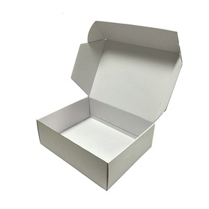 Carton de papier recyclé personnalisé, emballage de vêtements de couleur, boîtes de courrier ondulées pour sous-vêtements, boîte de carton ondulé pliable pour avion - Product Image 2