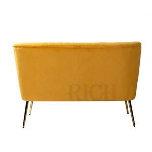 Loveseat-sofá de tela con patas doradas, moderno sofá moderno de terciopelo amarillo, <span class=keywords><strong>estrecho</strong></span>, 2 plazas - Product Image 4