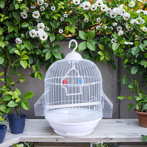 <span class=keywords><strong>Cage</strong></span> à oiseaux de style moderne <span class=keywords><strong>Cage</strong></span> d'élevage de perroquet suspendue décorative motif rouge solide pour petits animaux de taille moyenne - Product Image 1