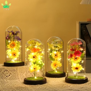Kit de fleurs artificielles La Belle et la Bête, tournesol en soie avec lumière LED dans des feuilles vertes, dôme en acrylique sur base en plastique - Product Image 2