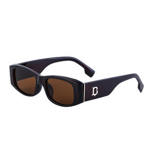 Gafas de Sol de Marca D con Marco Cuadrado Pequeño para Mujer, Protección UV400, Marco de PC Negro, Gafas de Viaje Modernas - Product Image 1