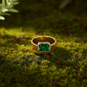 แหวนแฟชั่น สแตนเลส 316L ชุบทอง PVD ประดับพลอยสีเขียว ดีไซน์ทรงสี่เหลี่ยม เครื่องประดับผู้ชาย - Product Image 3