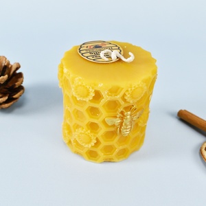 Bougie décorative en cire d'abeille pour la décoration de la maison, cadeau de fête avec motif abeille et tournesol - Product Image 5