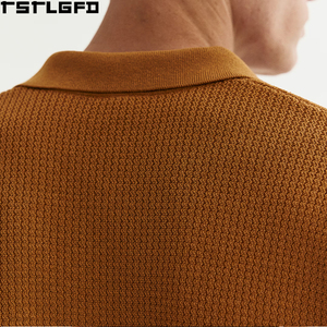 Polo en maille style Old Money OEM/ODM pour homme, jaune moutarde, coupe classique, col ouvert, fabricants de polos pour homme en gros - Product Image 4