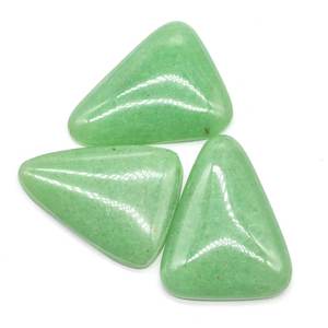 Aventurina verde 25x20mm Cabujón de corte triangular - Product Image 3