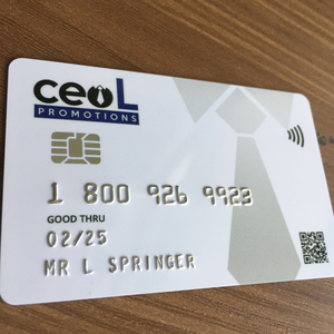 Carte plastique PVC personnalisée avec numéro gravé, bande magnétique et puce RFID intelligente - Product Image 6