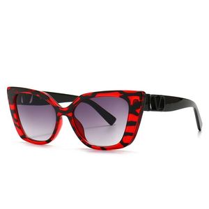 Nouveau <span class=keywords><strong>2020</strong></span> Mode Vintage Hommes Femmes Grand Cadre Gradient Lunettes de Soleil UV400 Noir Cat Eye Lunettes de Soleil - Product Image 4