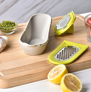 Presse-agrumes manuel en plastique Mixwares 3 en 1 avec logo personnalisé pour presser les agrumes, zester et préparer les aliments - Product Image 2