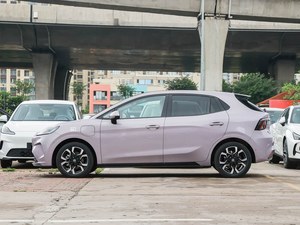 SAIC MG4 2026 Edición 530 Smart, Versión Mejorada, Eléctrico, Color Morado, Hatchback Compacto, Autonomía de 530 km (CLTC) - Product Image 3