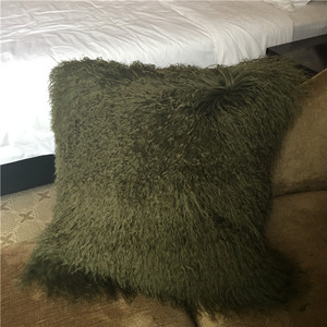 Bantal Hias Bulu Rambut Panjang - Product Image 6