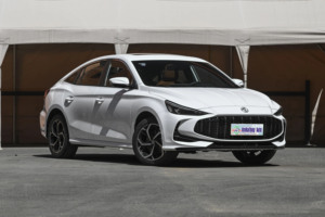 Autos Nuevos MG5 300TGI 1.5T 181HP 7DCT FWD Deportivo Hatchback de 5 Puertas Eficiente en Combustible <span class=keywords><strong>Vehículos</strong></span> Recién Alquilados en China - Product Image 4