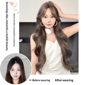 Perruque quotidienne à grandes vagues, fabriquée à la machine, résistante à la chaleur, effet naturel et volumineux, avec simulation de volume sur le dessus de la tête, pour une allure décontractée. - Product Image 3