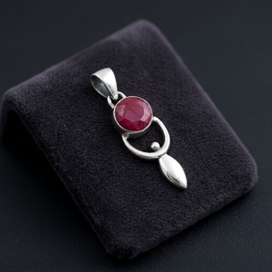 Vente en gros de pendentifs en argent sterling 925 de style bohème, forme tendance, pierre précieuse rubis, bijoux fins faits à la main, 9 grammes, 2-3 cm, ODM OEM - Product Image 3
