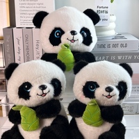 Großhandel Sitzender Panda Plüschtier Weiche Flauschige Panda-Stoffpuppe mit Bambussprossen für Sofa-Deko Kindergeburtstagsgeschenk