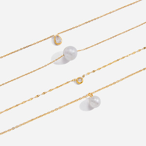Collier élégant en acier titane avec fausses perles et design goutte d'eau, chaîne de clavicule géométrique pour un usage quotidien - Product Image 1