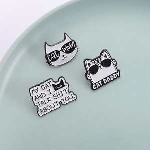 Cool Gafas de sol Black Cat Mom Daddy Esmalte Pins My Cat and I Talk Shit About You Broches Solapa Insignia Joyería Regalos para amigos - Product Image 1