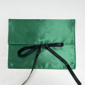 Sacs à enveloppes personnalisés, multi-packs, pochette à rabat en satin de soie pour les sacs de sport promotionnels et les cadeaux - Product Image 2