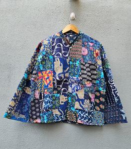 Chaqueta de patchwork en oferta, chaqueta acolchada de algodón, chaqueta floral reversible, chaqueta vintage hecha a mano para mujer, abrigo de invierno. - Product Image 1