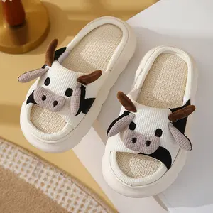 Zapatos de Anime de dibujos animados de vaca personalizados, pantuflas de Casa de lino con flog de vaca, pantuflas de felpa para interiores cálidas para invierno