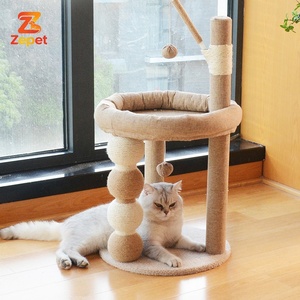 Cuccia per Gatti per Spazi Ristretti con Piattaforma Integrata per Salti, Tiragraffi in Sisal, Struttura per Arrampicata e Palla da Gioco per Gatti e Cani - Product Image 1