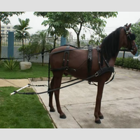 Chariot de course de chevaux de sport extérieur à 2 chevaux avec harnais d'arbre en plastique à selle occidentale