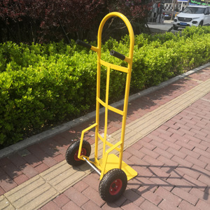 Carretilla de Almacén Manual HT1833 con Capacidad de Carga de 200 kg, Estructura de Acero, Diseño Duradero para Manejo de Carga Agrícola - Product Image 1