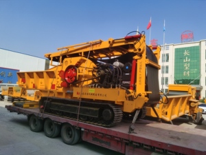 Broyeur <span class=keywords><strong>de</strong></span> <span class=keywords><strong>bois</strong></span> industriel à moteur diesel, déchiqueteur <span class=keywords><strong>de</strong></span> <span class=keywords><strong>bois</strong></span> économique, broyeur <span class=keywords><strong>de</strong></span> briquettes <span class=keywords><strong>de</strong></span> <span class=keywords><strong>bois</strong></span> pour les déchets forestiers - Product Image 4