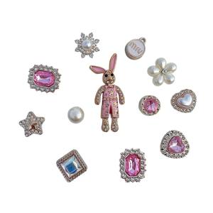 Ensemble de boucles de chaussures décoratives DIY pour femmes avec strass et motif Alice Rabbit AW0001, fabriqué en Chine, accessoires haut de gamme pour chaussures à trous - Product Image 5