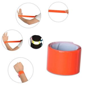 Bracelet de course réfléchissant en PVC/silicone pliable et résistant aux déchirures avec logo personnalisé pour événements - Vente en gros 2024 - Product Image 5