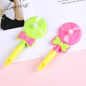 Jouet moulin à vent en plastique en forme de sucette, petits moulins à vent colorés en plastique pour enfants, cadeaux promotionnels avec sifflet - Product Image 5