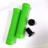 Huoli 145mm Pro Stunt Kick Scooter Grips Cubiertas de manillar de bicicleta de goma suave negra con extremos de barra de plástico Odi Grip