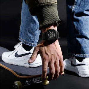 นาฬิกาข้อมือผู้ชาย NAVIFORCE 7137 คุณภาพสูง ดีไซน์สปอร์ต หน้าจอ LCD กันน้ำ 50 เมตร พร้อมฟังก์ชั่นนาฬิกาปลุก จับเวลา ไฟแบ็คไลท์ ตัวเรือนทรงเหลี่ยม ดีไซน์โดดเด่น - Product Image 4