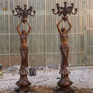 Lampe décorative de jardin en bronze, grande figurine de dame en métal bronze - Product Image 1