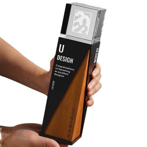 Trofeo de Cristal con Base de Madera Sólida HH, 6x6x23.8cm, Logotipo Personalizado, Regalo Empresarial - Product Image 5