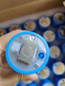 Sıcak satış EV E C40 40135 <span class=keywords><strong>3</strong></span>.<span class=keywords><strong>2V</strong></span> 20A <span class=keywords><strong>LIFEPO4</strong></span> lityum piller silindirik hücreleri DIY EV e-bisiklet için 12v EV 36V 48V - Product Image 4