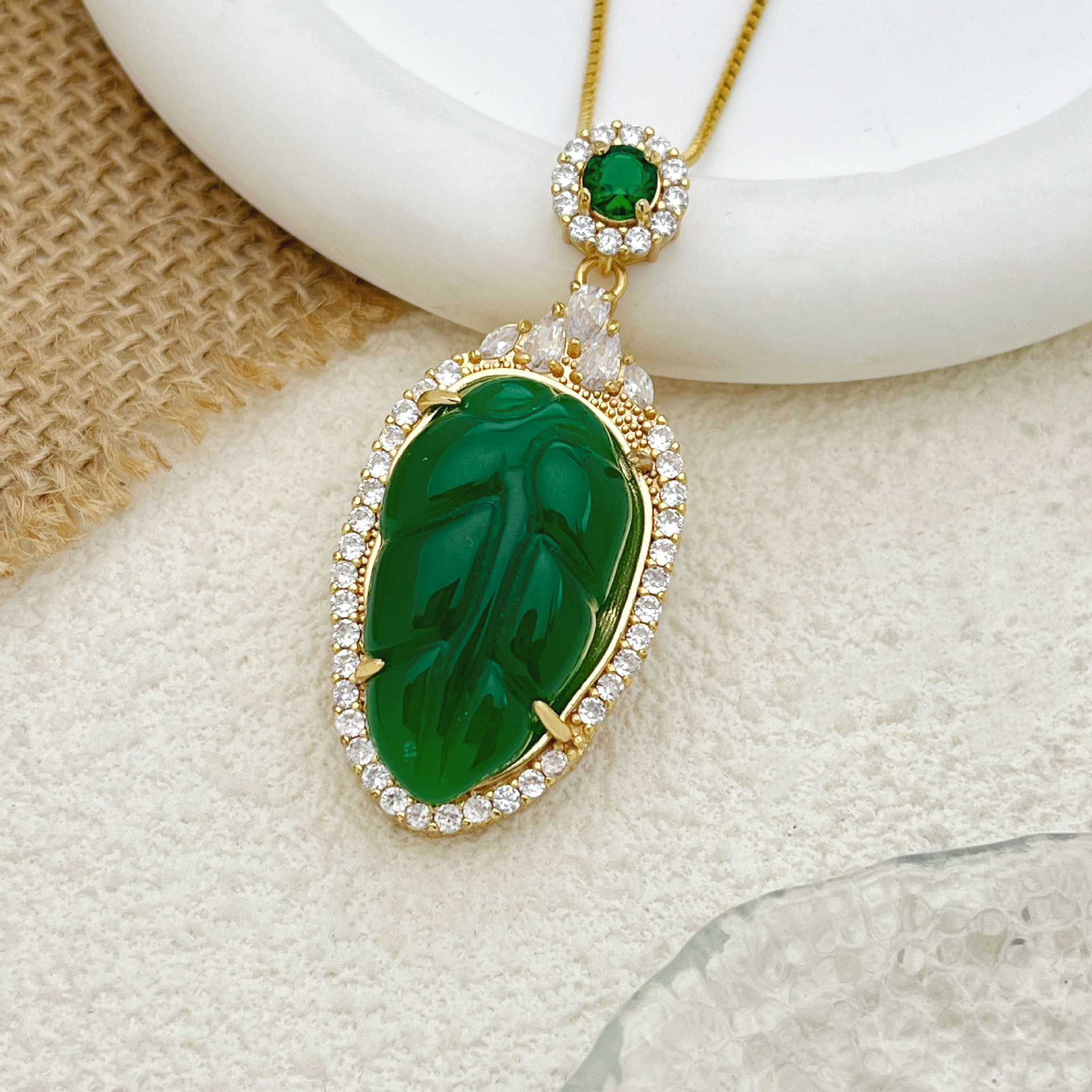 Xl5671 leaf necklace-gold color