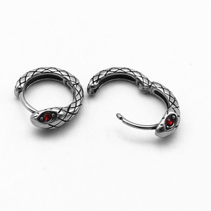 Pendientes de Aro con Forma de Serpiente yunnique, Acero de Titanio, Ojos Rojos y Negros, Diseño Animal Unisex - Product Image 4