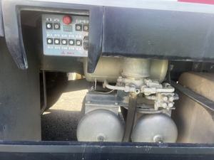2022 utilisé Sany STC550C5 grue sur chenilles 4 essieux 5 sections contrepoids de flèche 15.1 tonnes moteur PLC 55 tonnes charge de levage maximale - Product Image 4