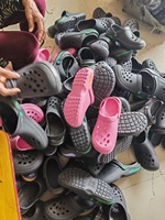 Harga murah sepatu taman wanita Sandal pria Sandal uniseks anti-selip Sandal ujung tertutup sepatu pantai stok campuran grosir
